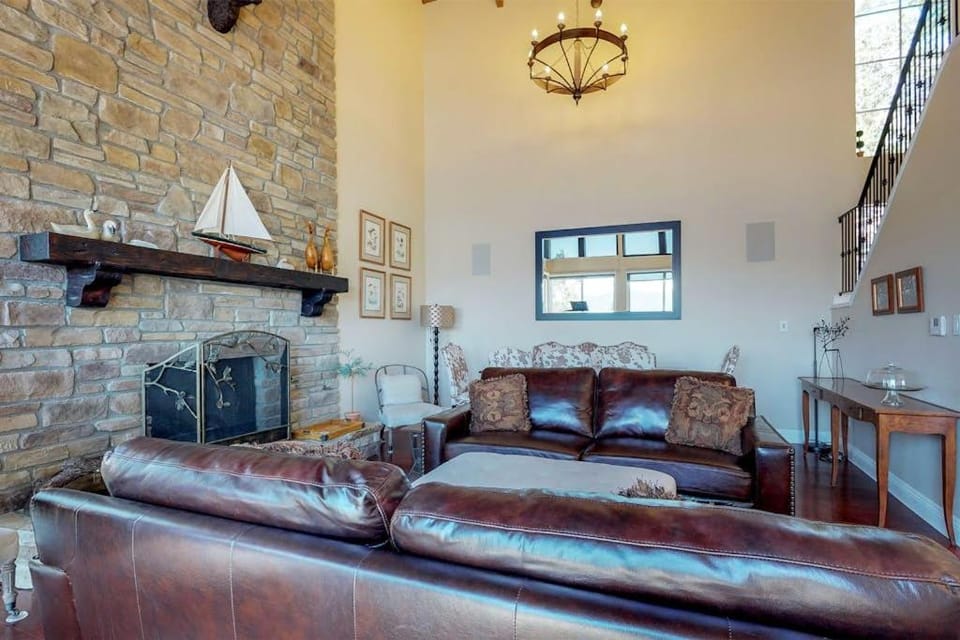 Mountain Top Chalet House in Lake Arrowhead
