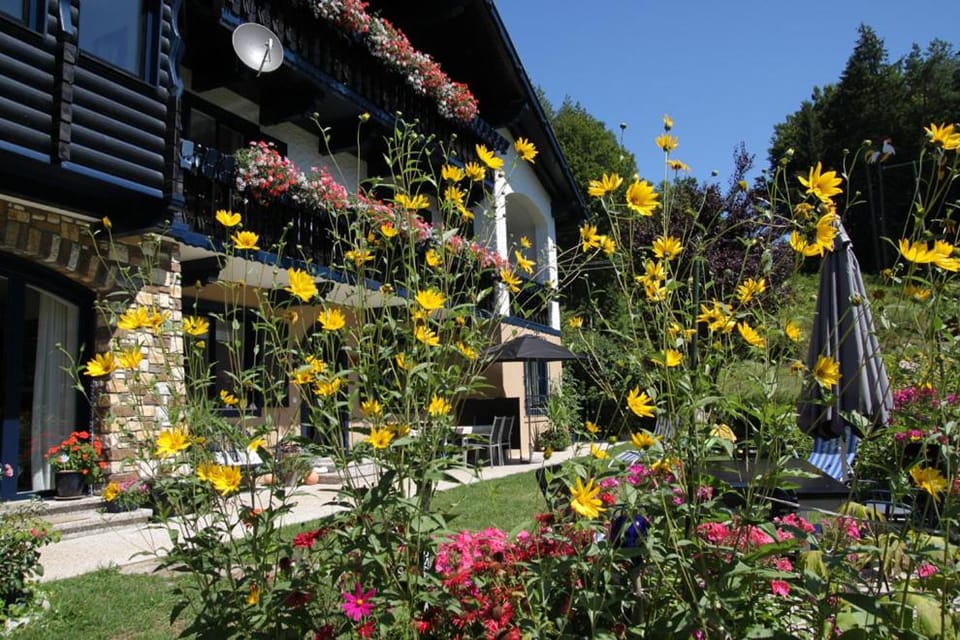 Gästehaus Marlies Keutschach am See Bed and Breakfast in Carinthia, Austria