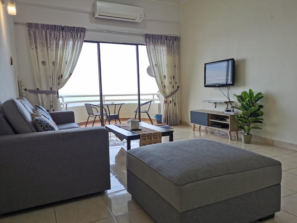 Sea Front The Regency - 1 Parking Apartment in Port Dickson