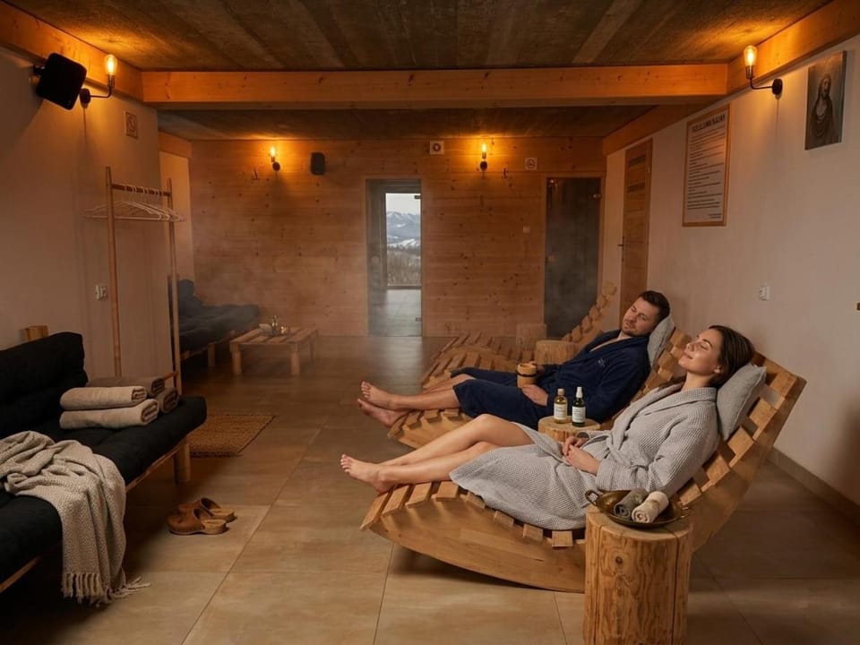 People, Sauna, Spa and wellness centre/facilities, Spa and wellness centre/facilities, Spa and wellness centre/facilities, Seating area, group of guests