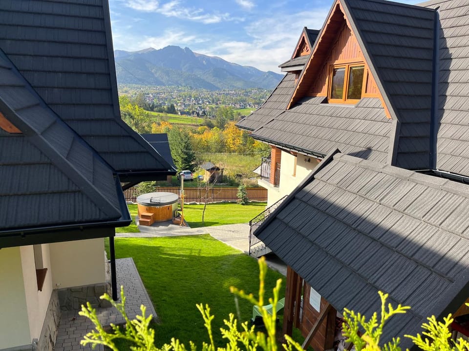 Property building, Hot Tub, City view, Garden view, Mountain view