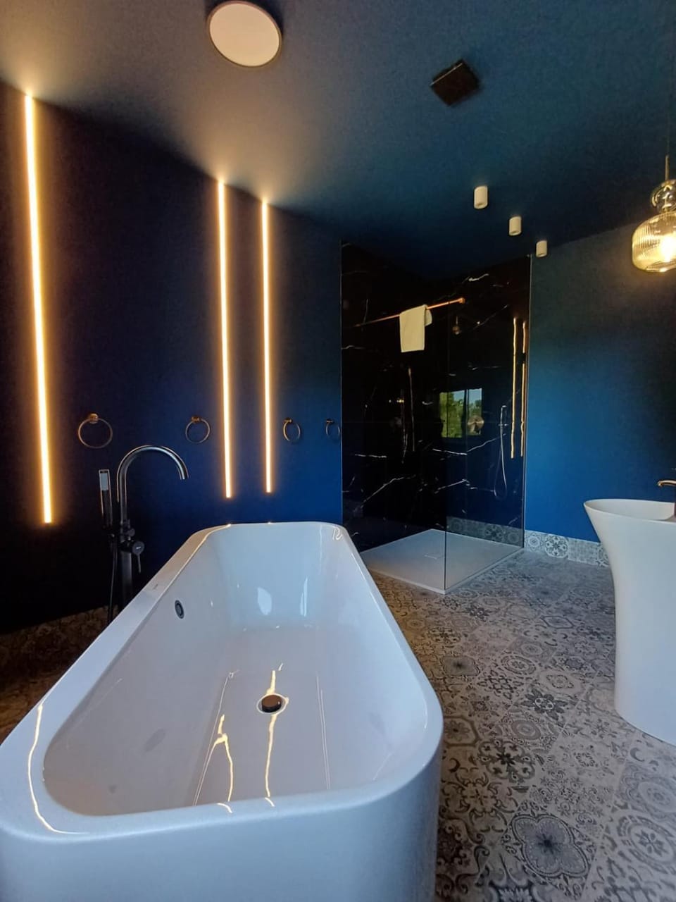 Shower, Bathroom, City view, Bath