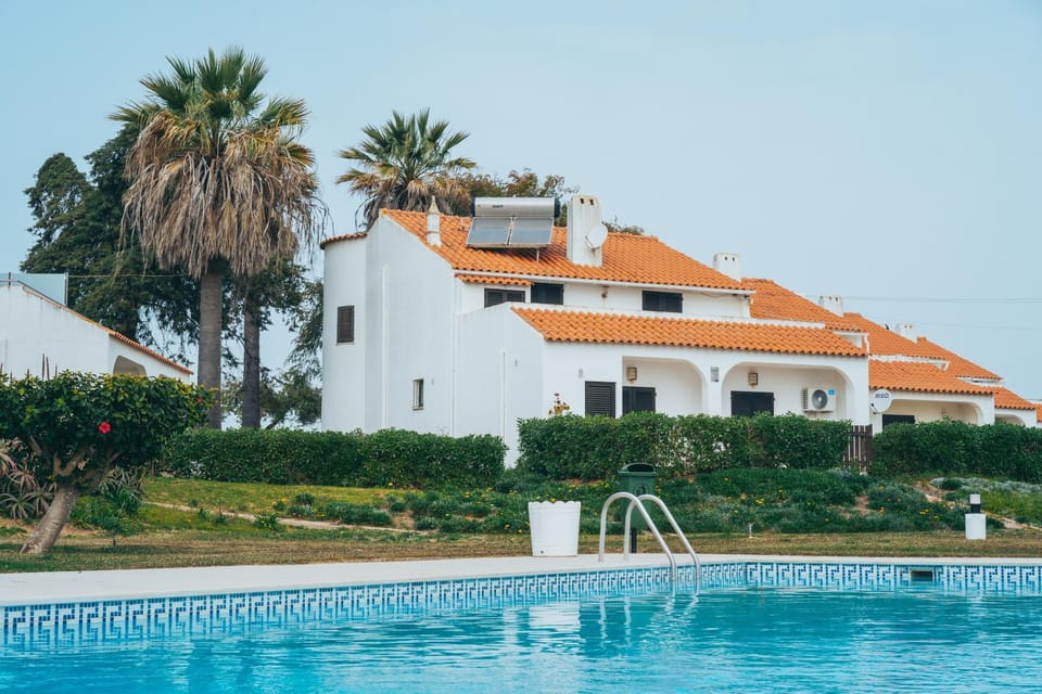 Property building, Day, Garden, Garden view, Pool view, Swimming pool, sunbed