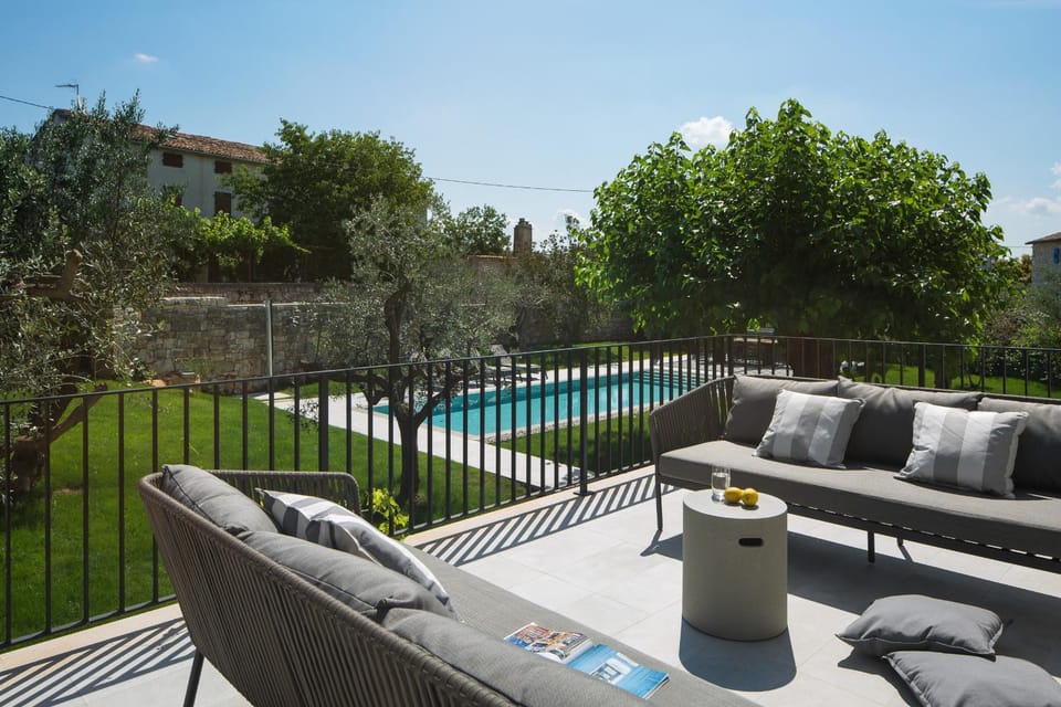Balcony/Terrace, Garden view, Pool view