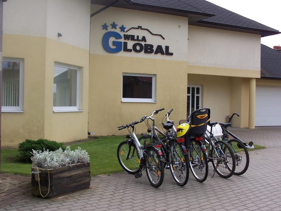 Property building, Facade/entrance, Property logo or sign, Activities, Decorative detail, Cycling, Entertainment