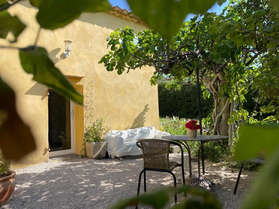 Sainte Victoire le Cabanon House in French Riviera