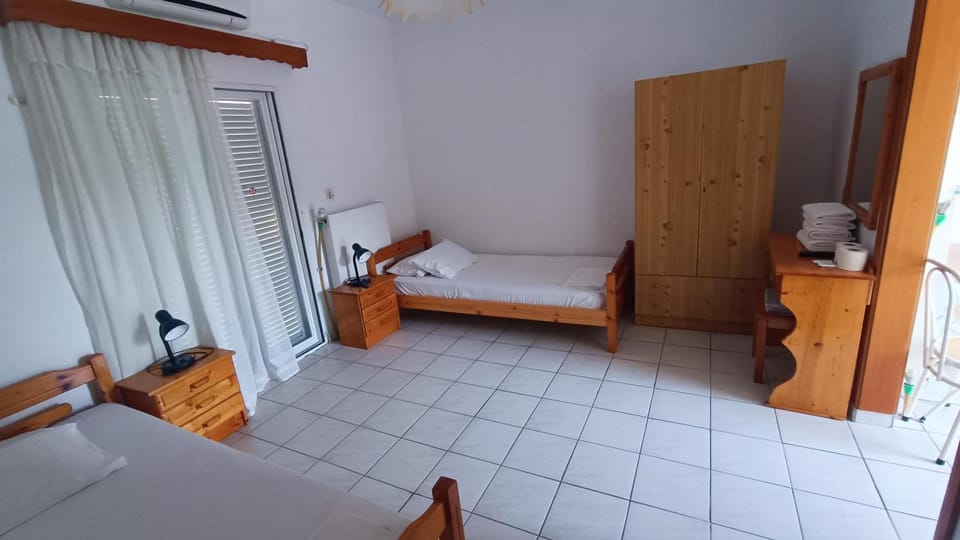 Photo of the whole room, Garden view, Sea view