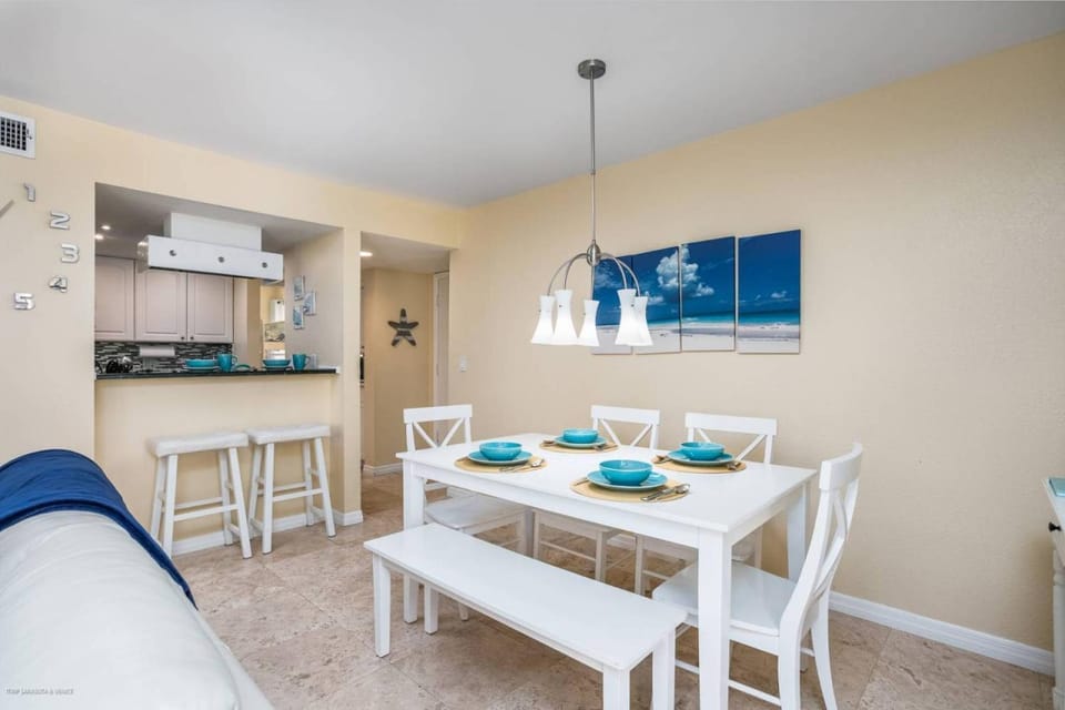 Bay Oaks A Ground Floor House in Siesta Beach
