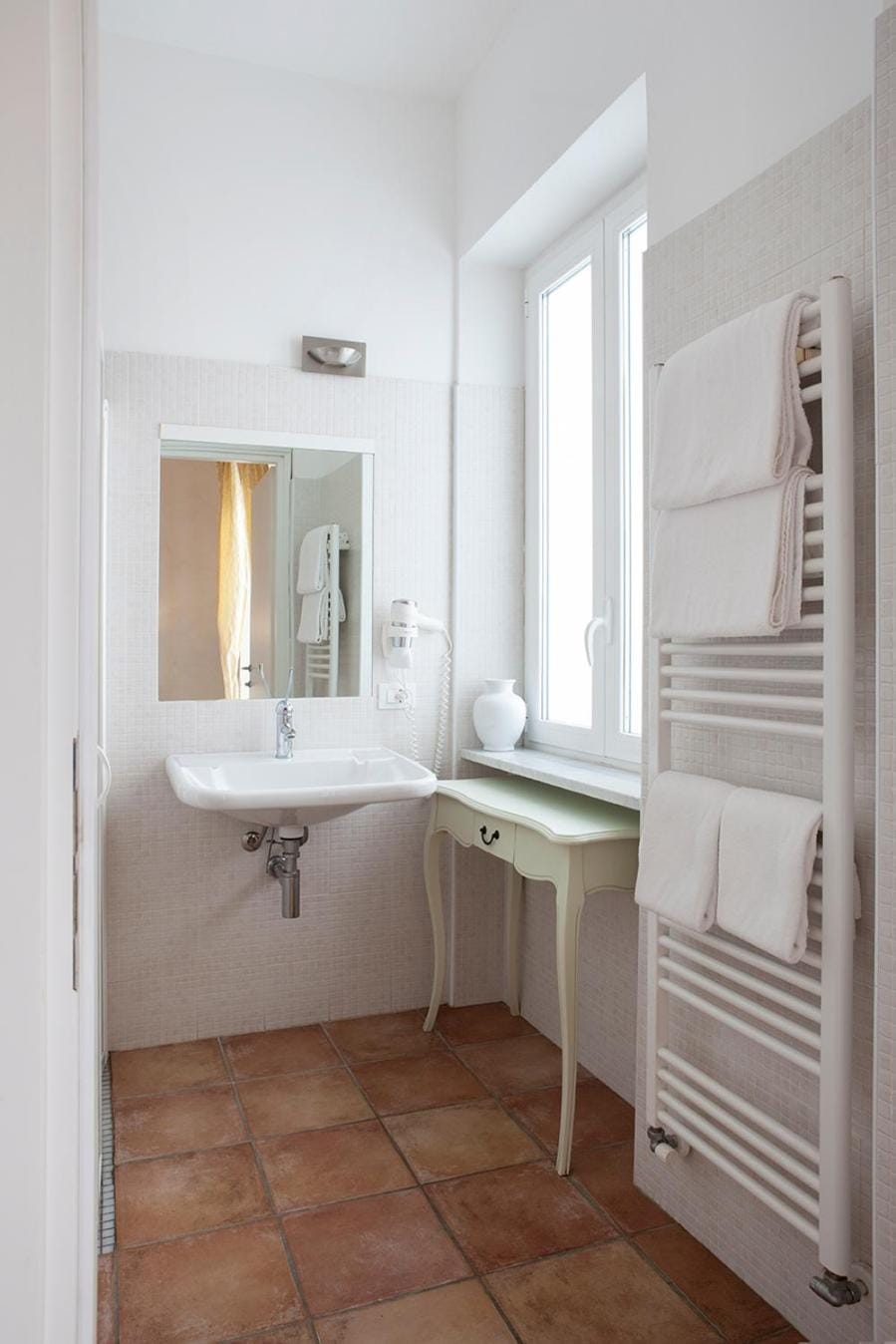 Bathroom, towels