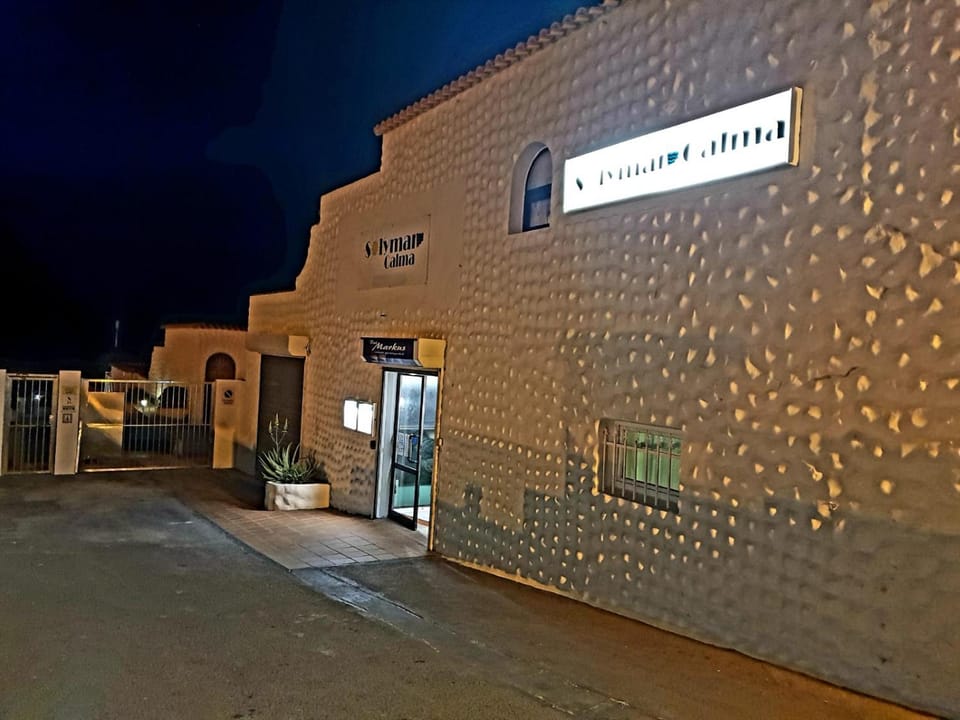 Facade/entrance, Property logo or sign