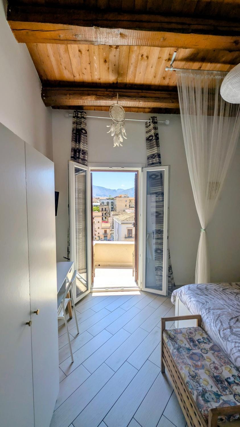Bed, View (from property/room), Balcony/Terrace, Bedroom
