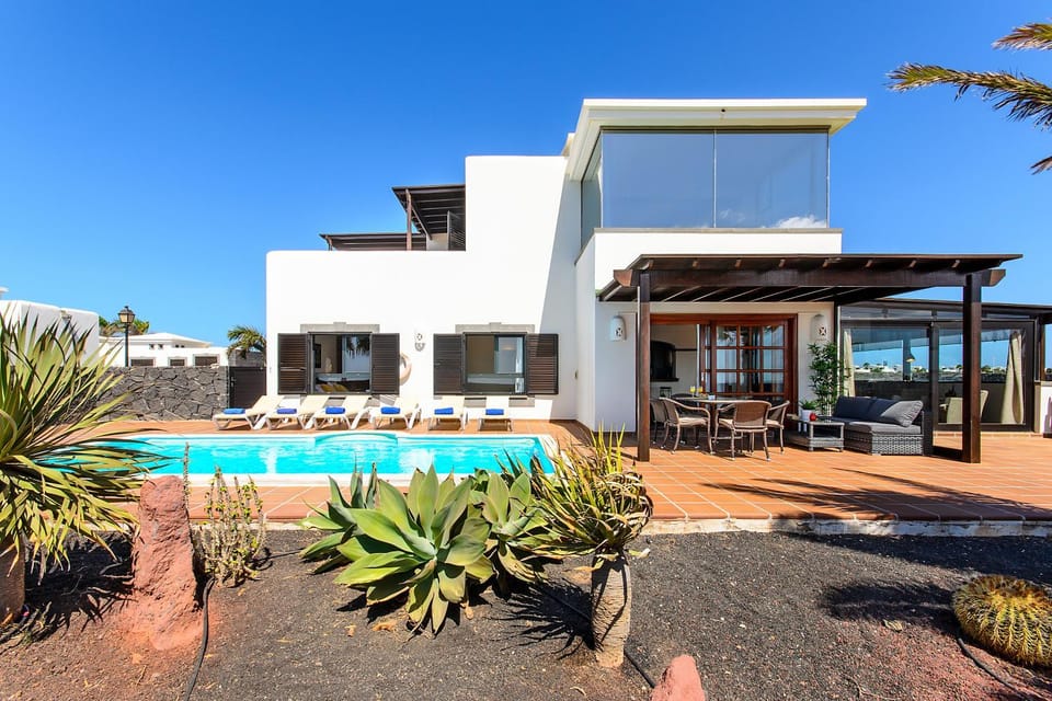 Off site, Garden, Balcony/Terrace, Mountain view, Pool view, Sea view, Swimming pool, Swimming pool