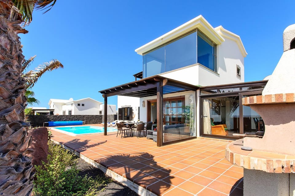 Off site, BBQ facilities, Garden, Balcony/Terrace, On site, Swimming pool