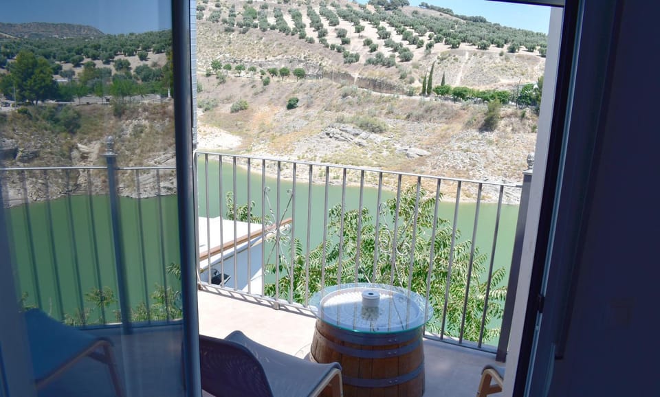Balcony/Terrace, Lake view, Landmark view