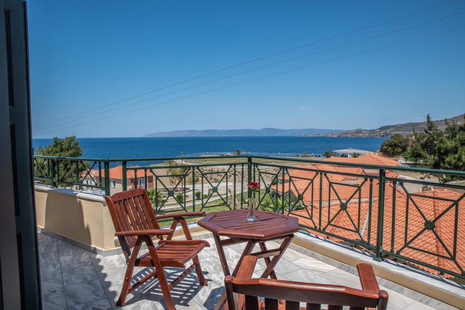 View (from property/room), Balcony/Terrace, Sea view