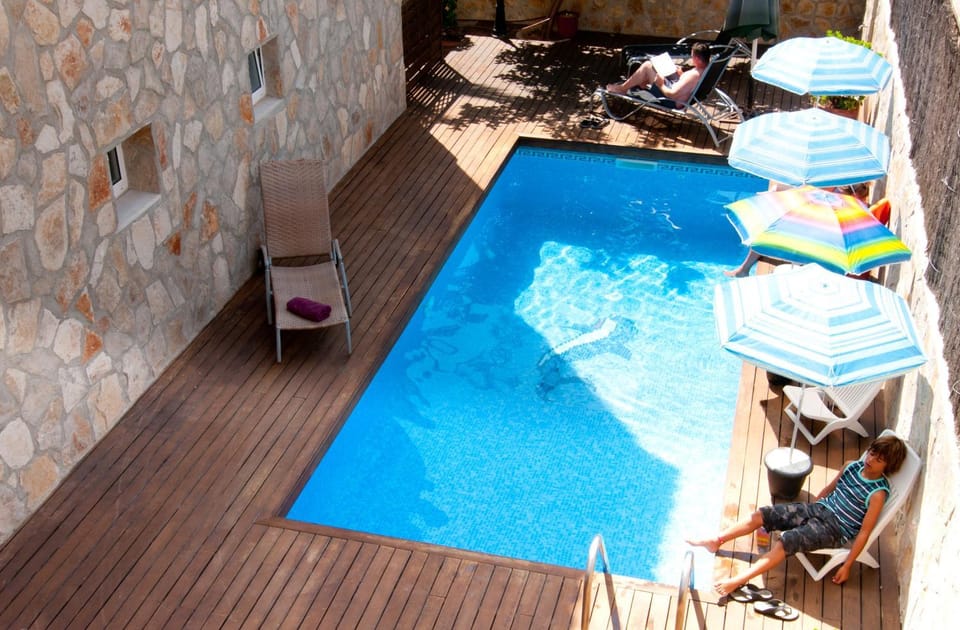 Day, Guests, Swimming pool
