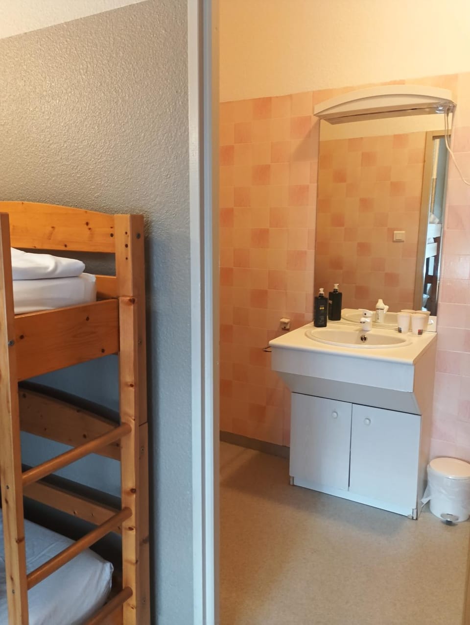 Bed, Bathroom, Bedroom, bunk bed