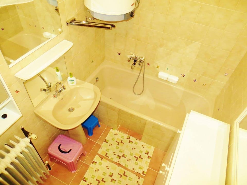 Sziszi nyaralóház Apartment in Balatonszárszó
