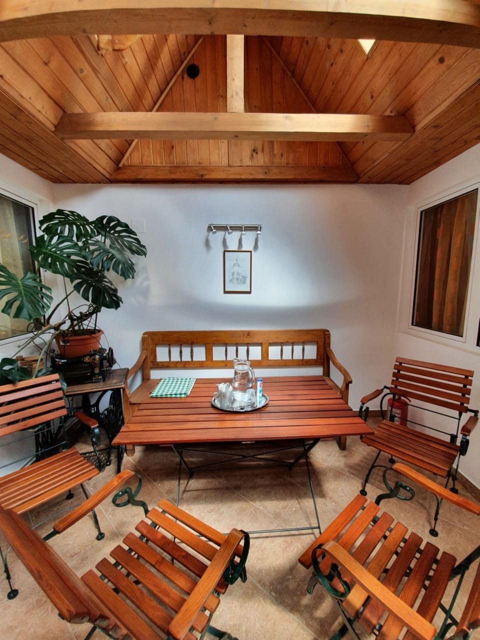 Communal lounge/ TV room, Coffee/tea facilities, Lobby or reception