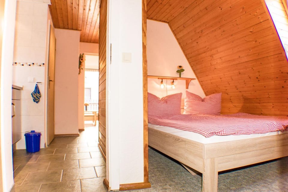 Photo of the whole room, Bedroom