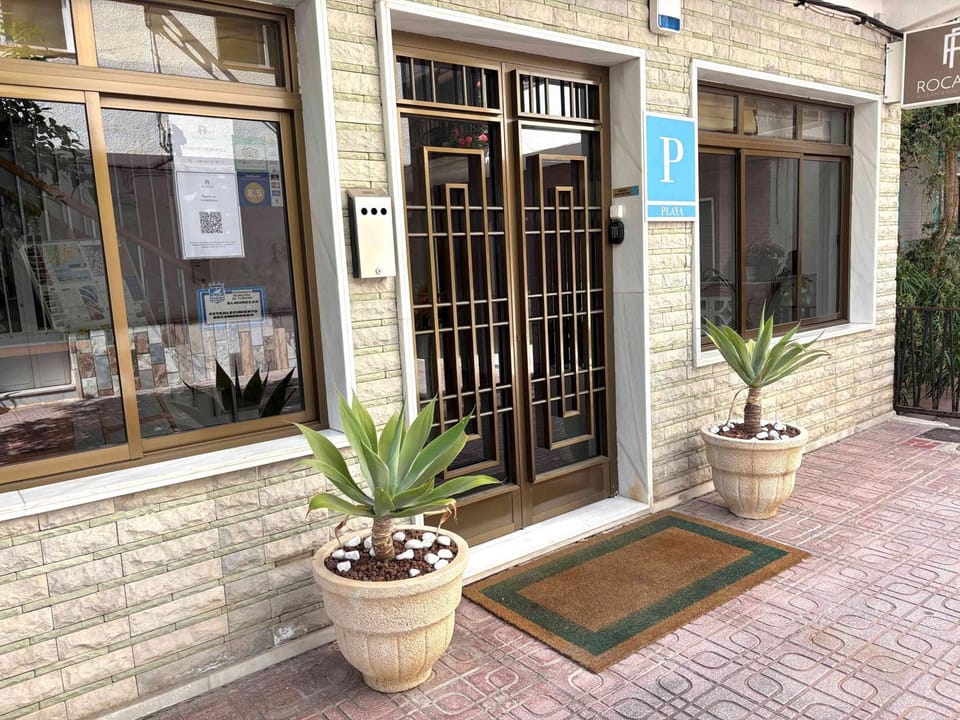 Facade/entrance