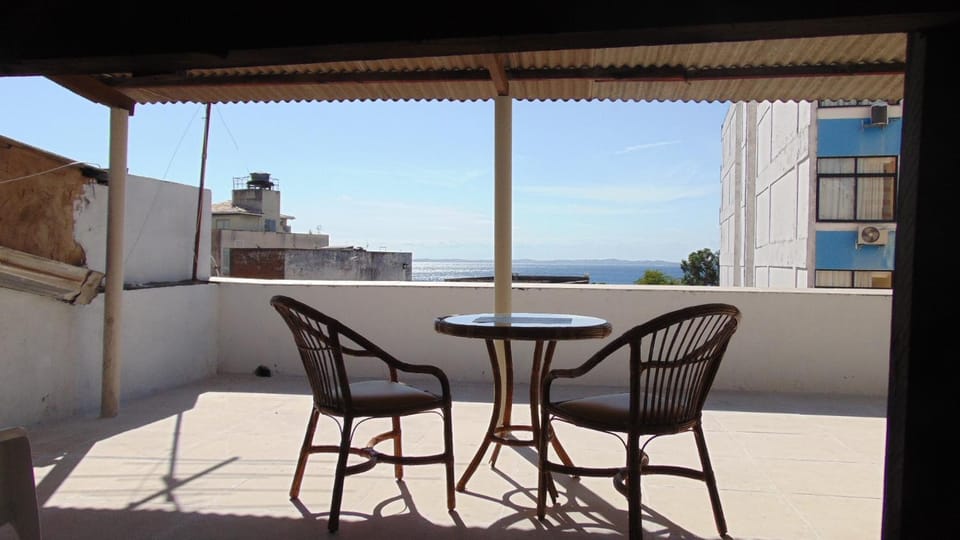 GRANDE Apto equipado 50 m da Praia do PORTO da BARRA Apartment in Salvador