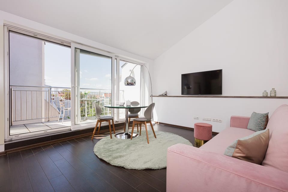 Balcony/Terrace, Living room, Seating area, Dining area