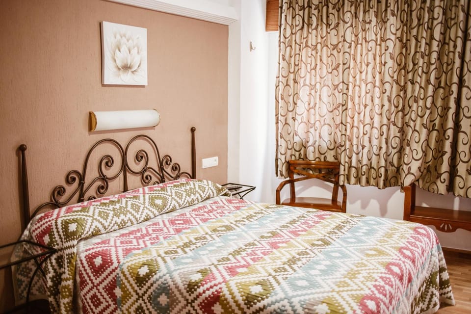 Hostal la Campana Bed and Breakfast in Costa Tropical