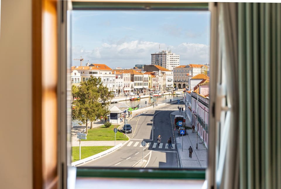 Property building, Day, City view, Street view, Location