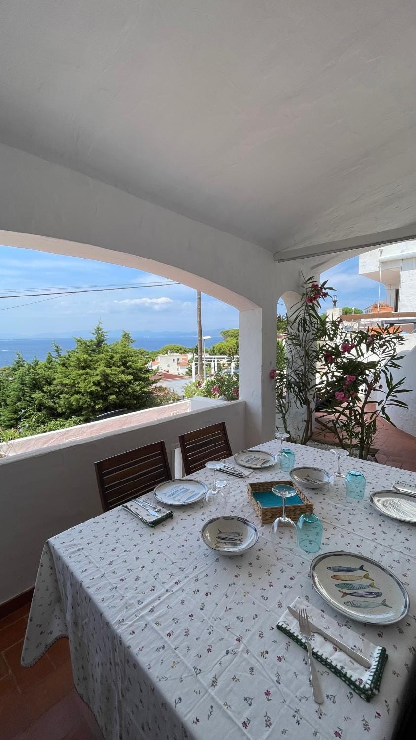 115 Carrer Punta Montgó Apartment in L'Escala