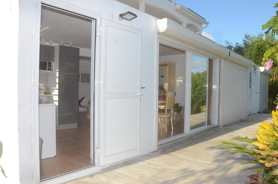 Patio, Facade/entrance