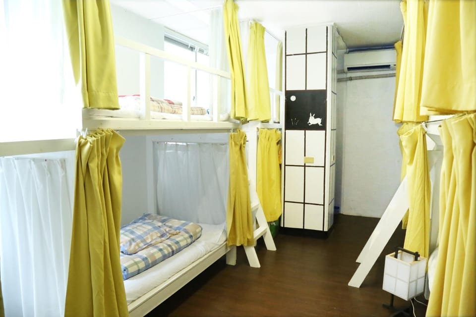 Day, bunk bed