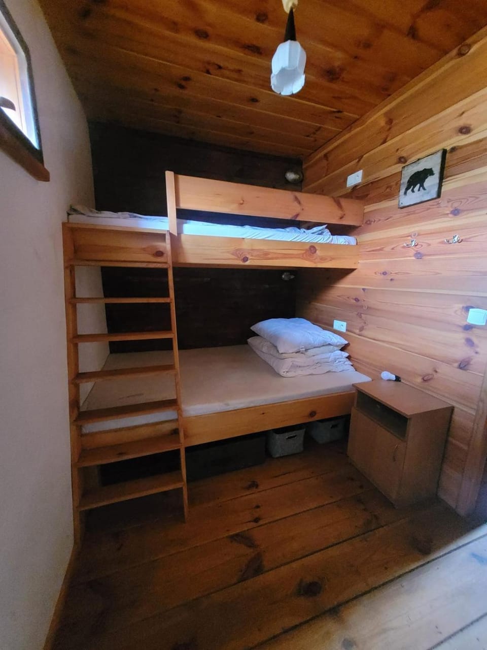 Photo of the whole room, Bedroom, bunk bed, heating