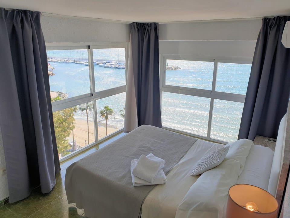 Bedroom, Sea view