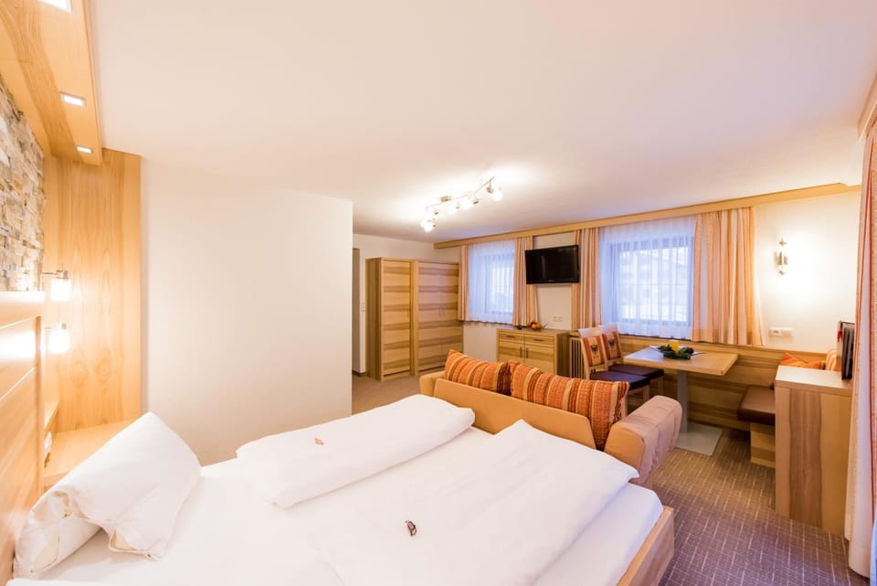 TV and multimedia, Seating area