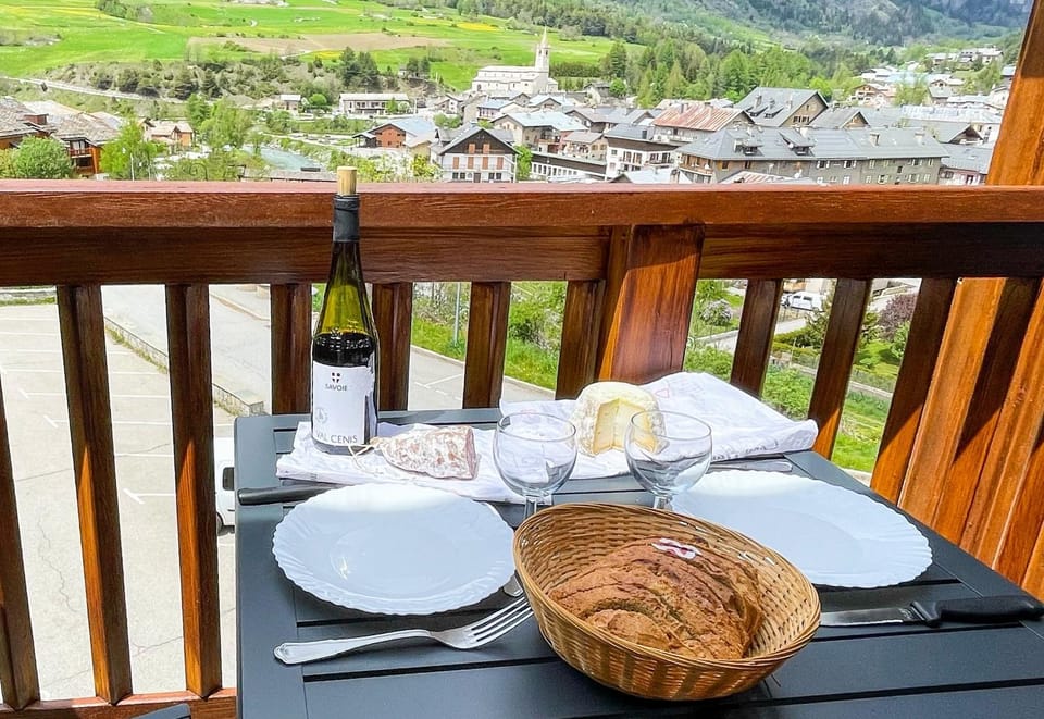 Aux portes du parc national de la Vanoise Appartement Termignon Val Cenis avec Wifi Apartment in Pralognan-la-Vanoise