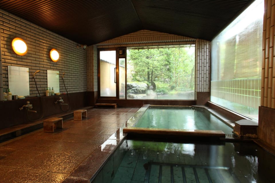 Hot Spring Bath, Area and facilities