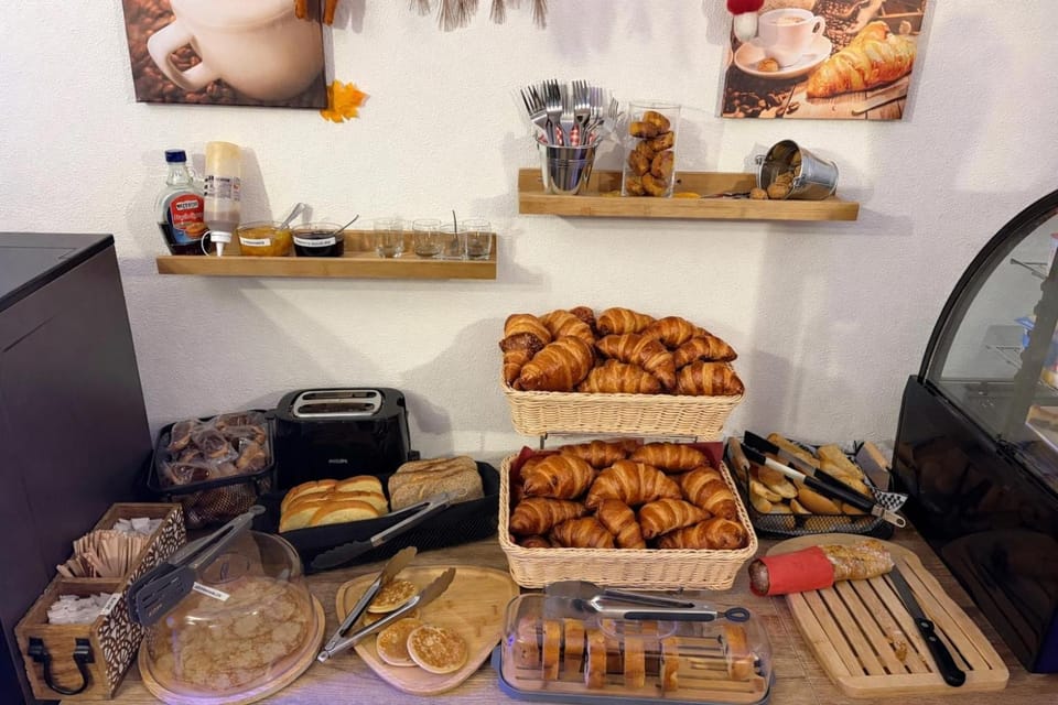 Food, Breakfast, Continental breakfast, Buffet breakfast