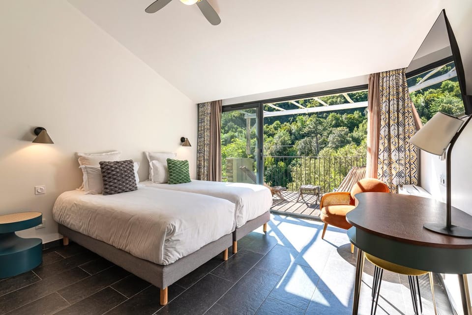 Natural landscape, Balcony/Terrace, Bedroom