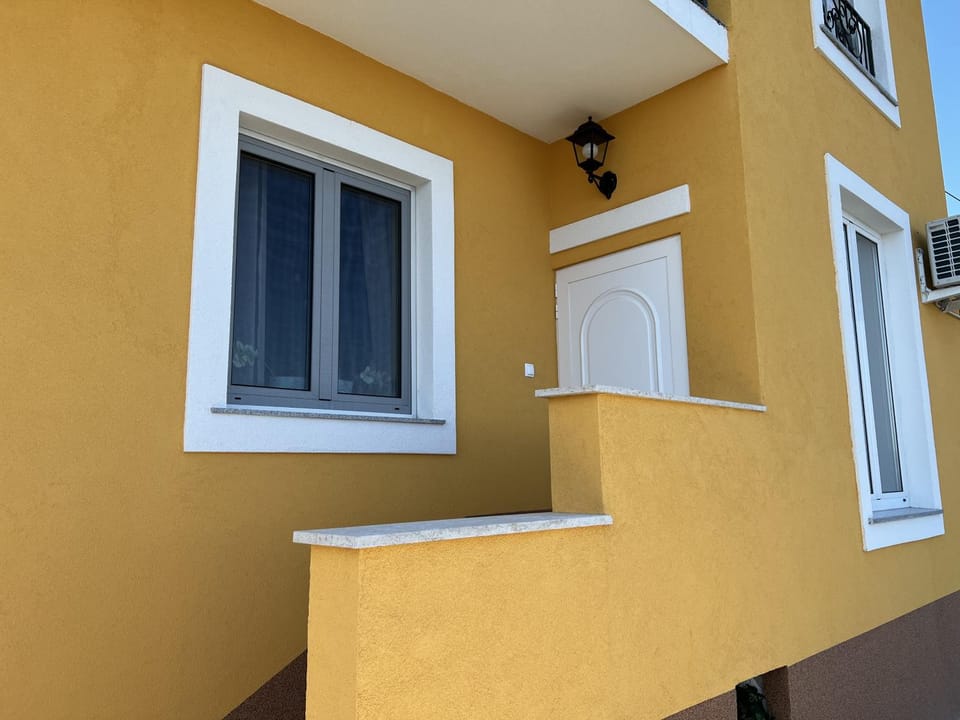 Property building, Facade/entrance