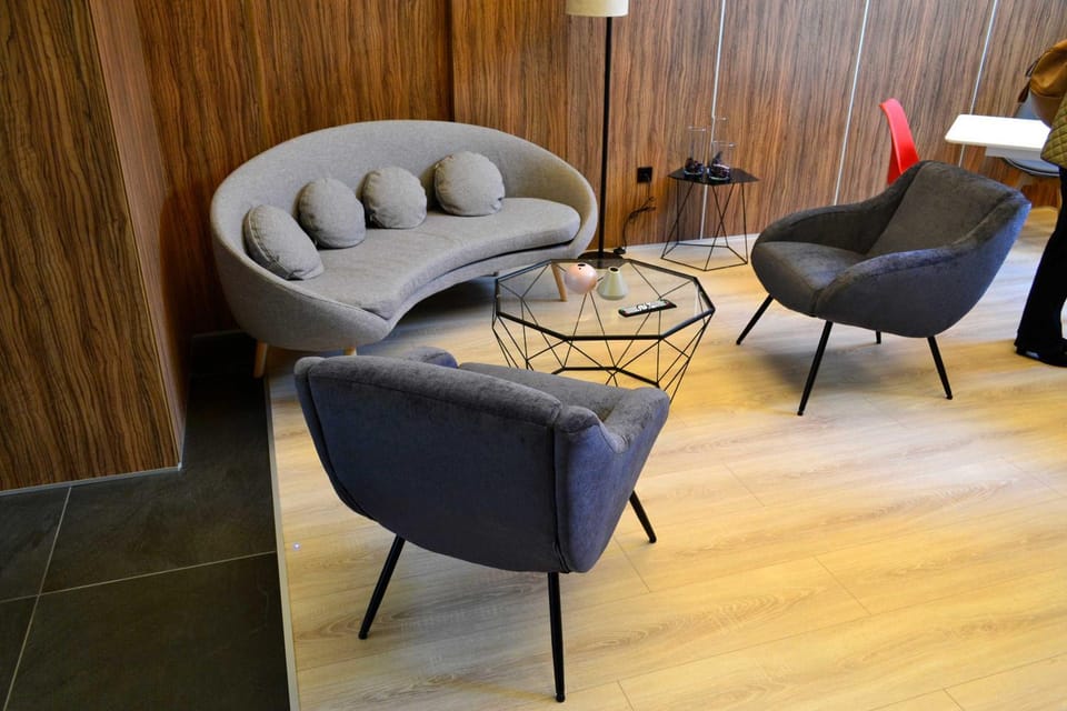 Lobby or reception, Decorative detail