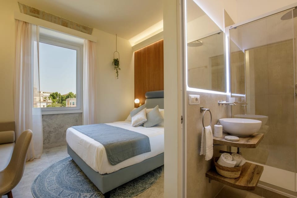 Toilet, Bed, Bathroom, Photo of the whole room, Bedroom, City view, towels