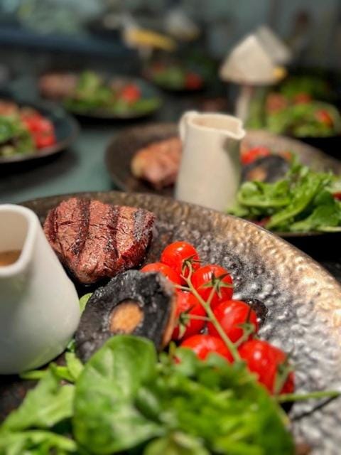 Food and drinks, Food