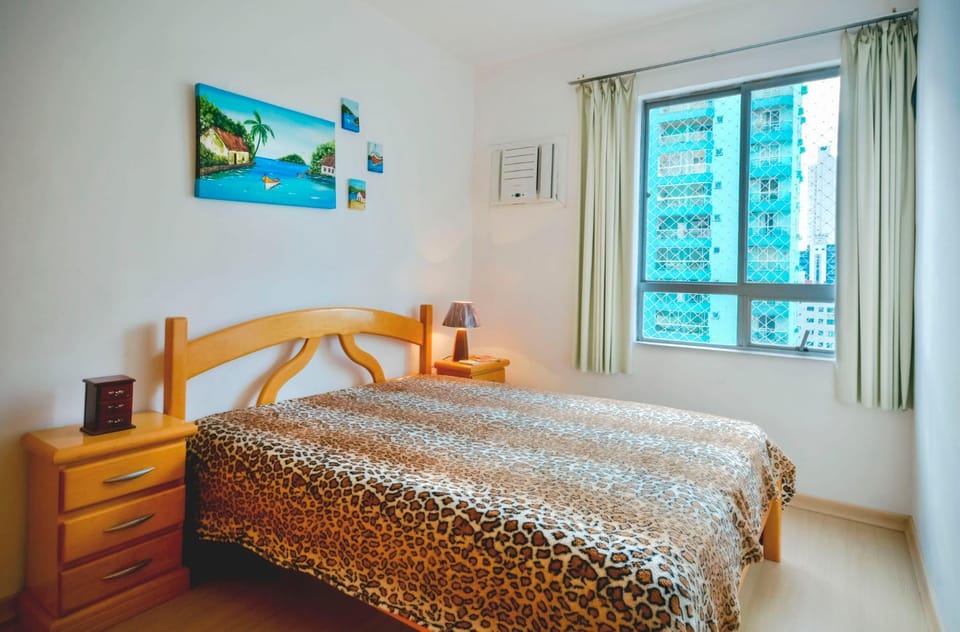 Apto no centro, com ótima localização Apartment in Camboriú