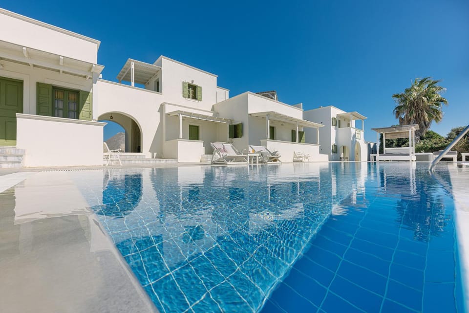 Day, Swimming pool