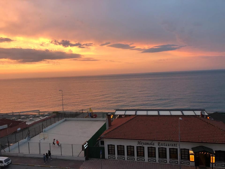 Restaurant/places to eat, Sunset