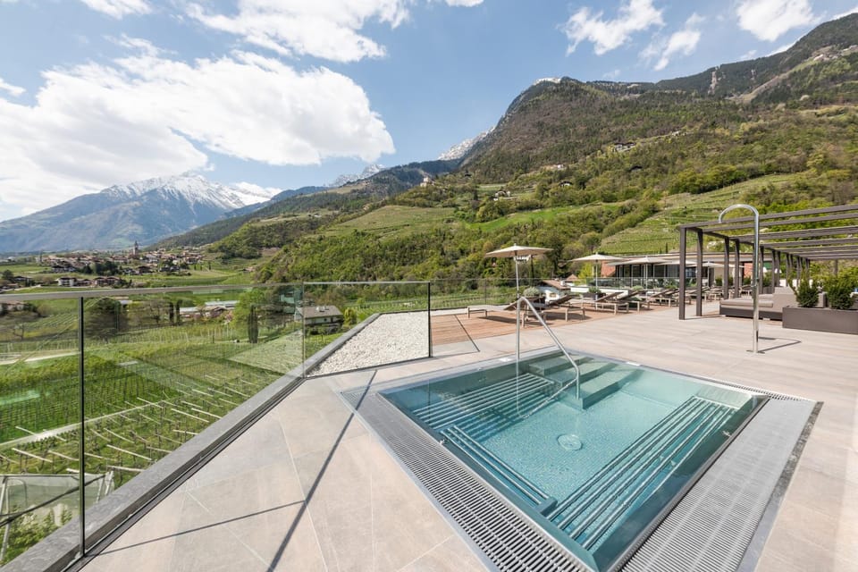 Hot Tub, View (from property/room), Balcony/Terrace