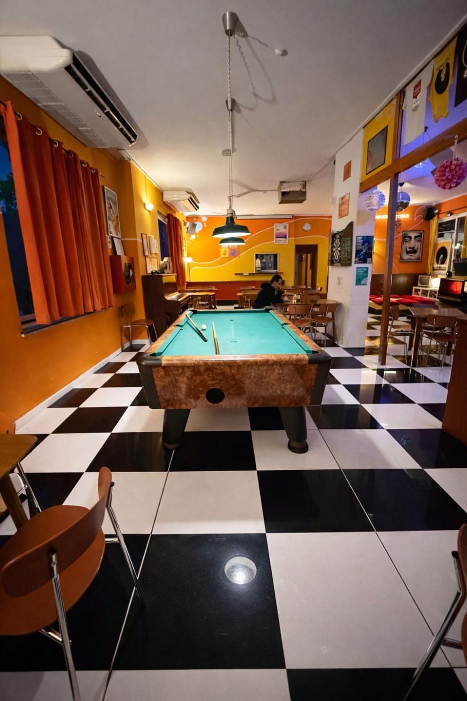 Billiard, Lounge or bar