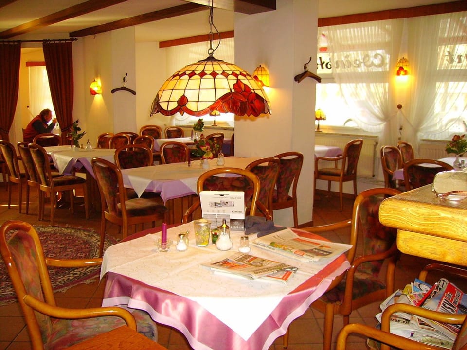 Restaurant/places to eat, Day