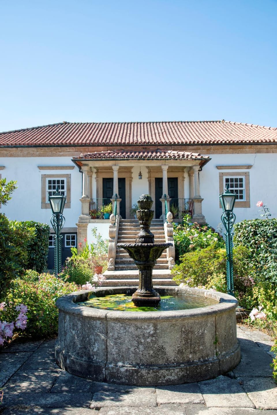 Property building, Patio, Facade/entrance